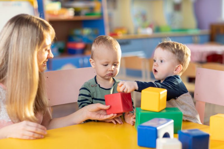 escuelas infantiles en inglés en Valencia - niños en la guarderia