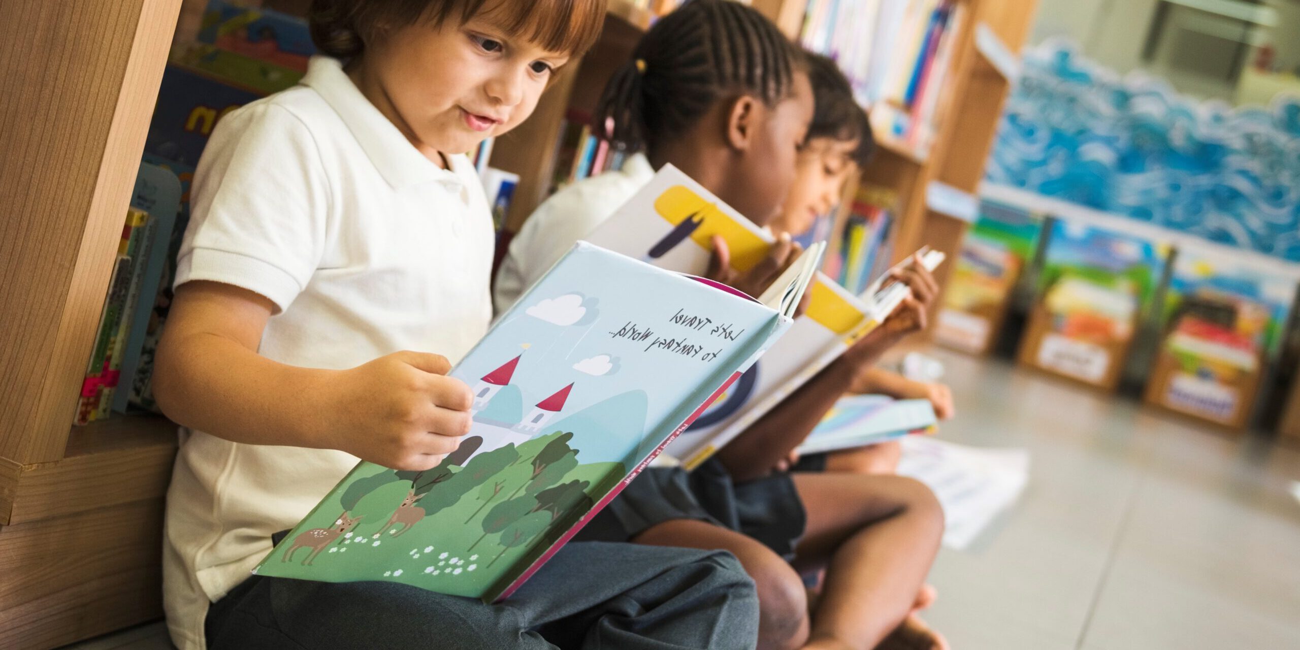 escuelas infantiles en Valencia – niños leyendo escuelas infantiles en Valencia - niños leyendo