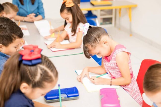 Centro de educación infantil en Valencia – dibujar Centro de educación infantil en Valencia - dibujar