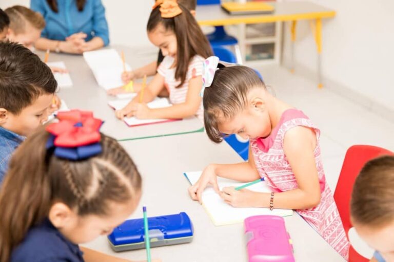 Centro de educación infantil en Valencia – dibujar Centro de educación infantil en Valencia - dibujar