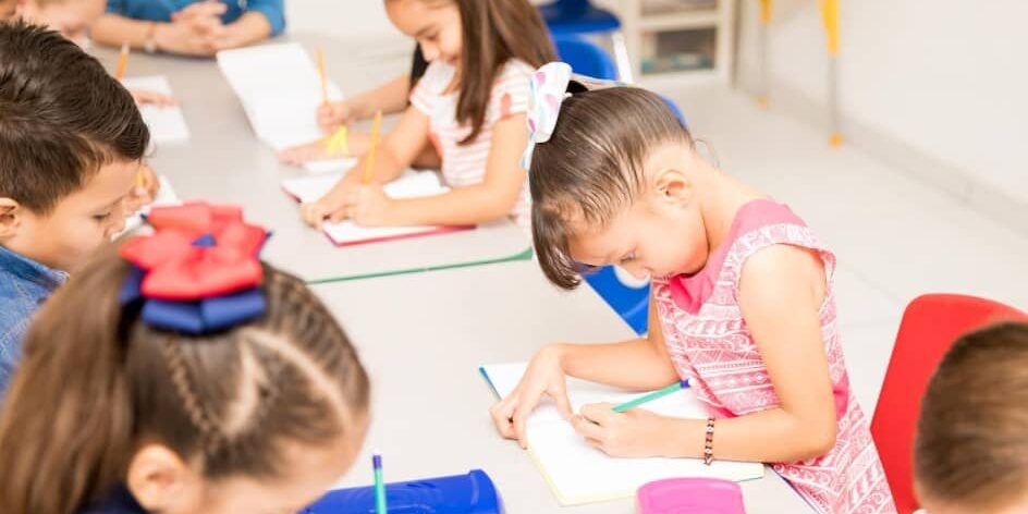Centro de educación infantil en Valencia – dibujar Centro de educación infantil en Valencia - dibujar